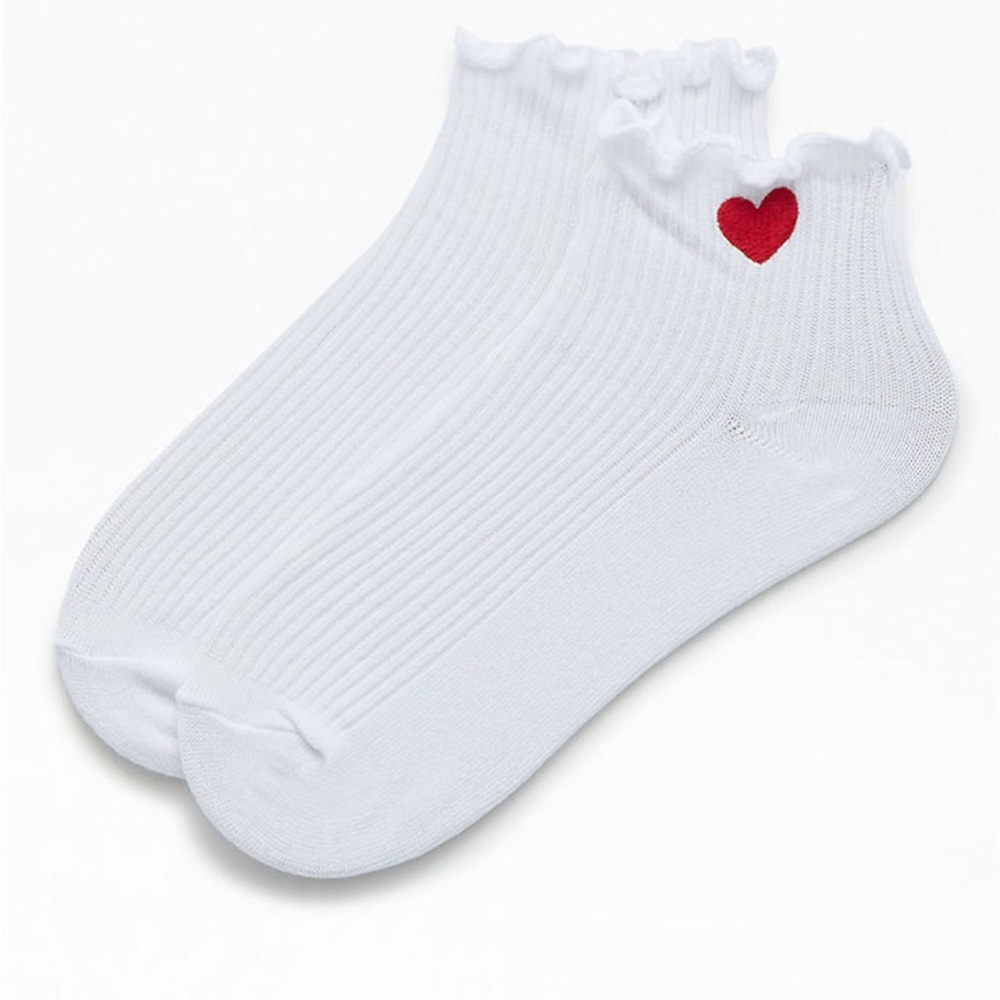 Heart ruffle socks